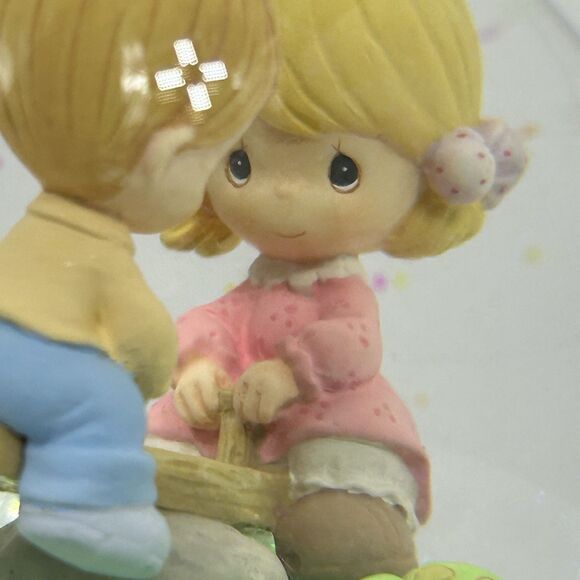 Enesco Precious Moments While Walking In The Park One Day Musical Snow Globe - Picture 14 of 15